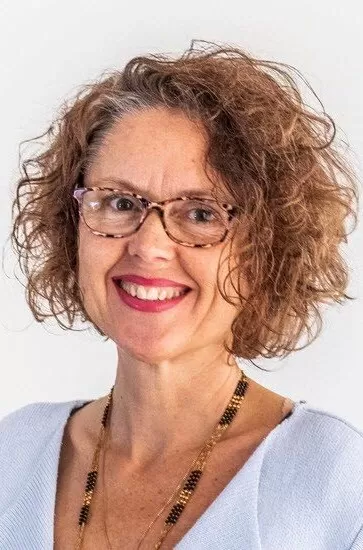 Stylische Frisuren ab 50 mit Brille | *Tipps für Einen Jüngeren Look* Frisuren Damen 
